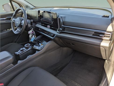 Used 2023 Kia Sportage LX image 10