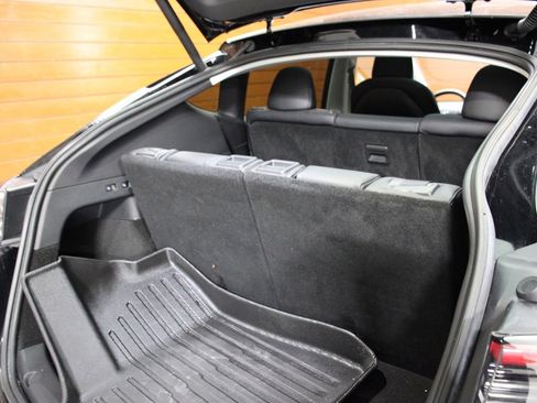 Used 2022 Tesla Model Y Long Range AWD/4WD image 5