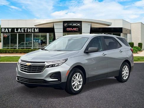 Used 2023 Chevrolet Equinox LS FWD image 1