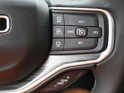 Used 2024 Jeep Wagoneer Series II AWD/4WD image 28