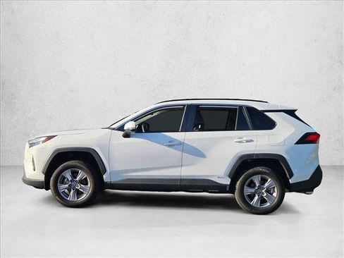 Used 2023 Toyota RAV4 XLE AWD/4WD image 3