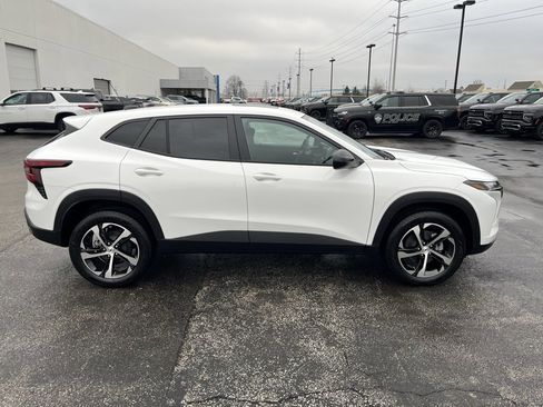 New 2026 Chevrolet Trax RS w/ Sunroof Package image 8