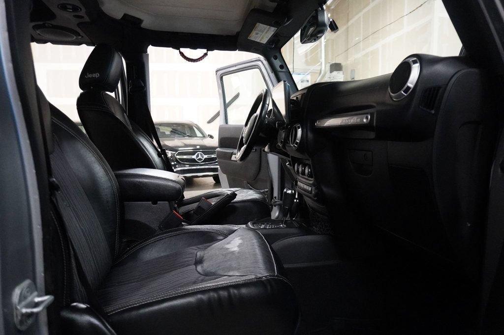 Used 2013 Jeep Wrangler Unlimited Sport AWD/4WD image 14