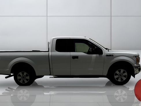 Used 2018 Ford F150 XLT w/ Max Trailer Tow Package RWD image 9