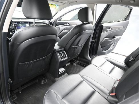 Used 2020 Kia Cadenza Technology image 14