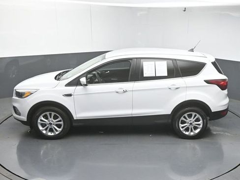 Used 2019 Ford Escape SE image 44