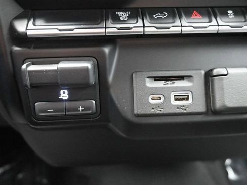 Used 2023 Chevrolet Silverado 2500 LTZ image 34