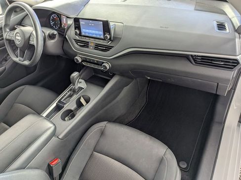 Used 2024 Nissan Altima 2.5 S FWD image 28