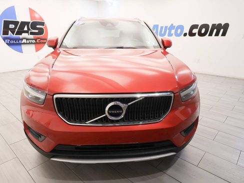 Used 2019 Volvo XC40 T4 Momentum FWD image 8