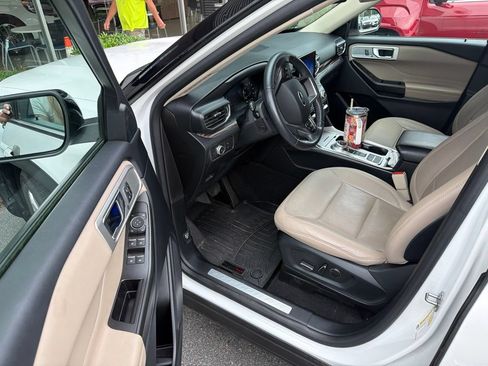 Used 2020 Ford Explorer Limited RWD image 14