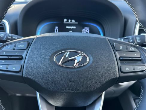 Used 2026 Hyundai Venue SEL FWD image 25