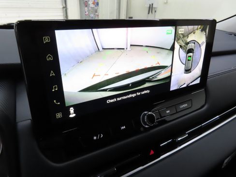 New 2025 Mitsubishi Outlander SE image 17