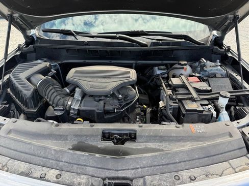 Certified 2024 Cadillac XT6 Premium Luxury w/ LPO, Floor Liner Package AWD/4WD image 17