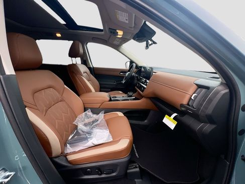 New 2026 Nissan Pathfinder Platinum w/ Cargo Package image 31