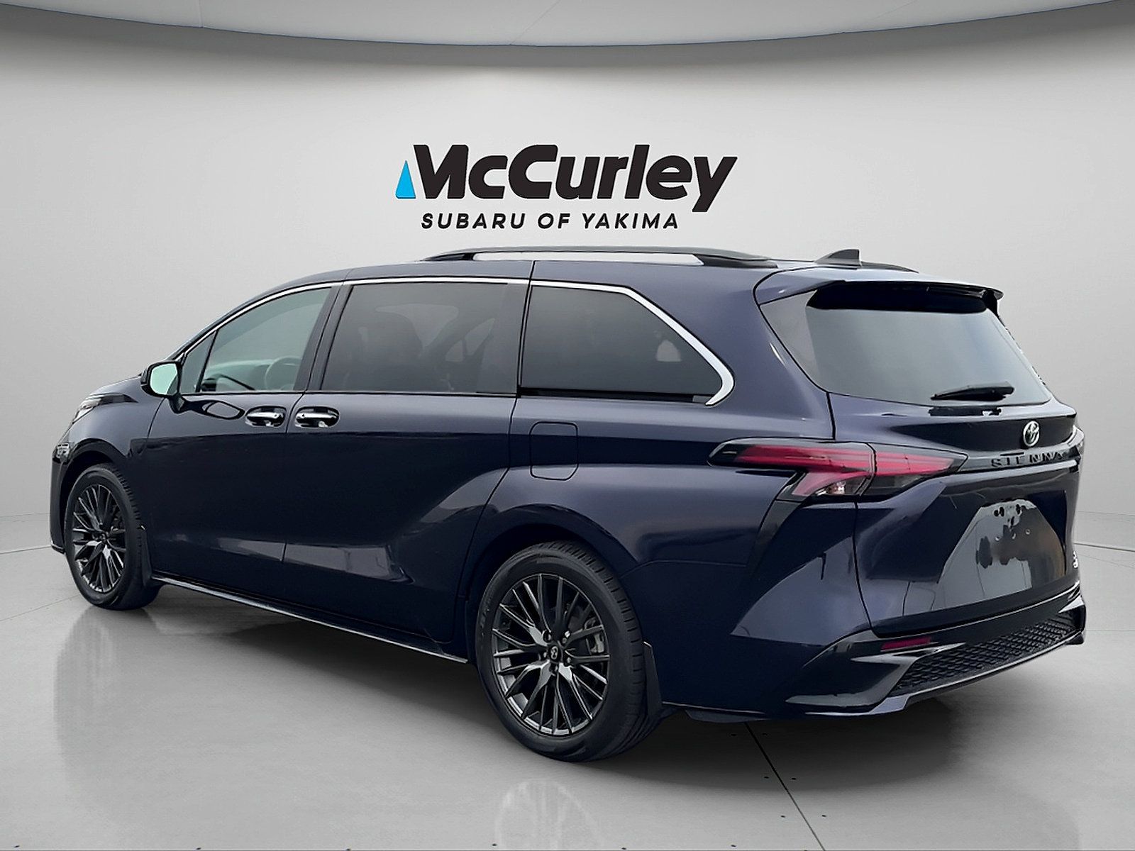Used 2022 Toyota Sienna LE FWD image 4