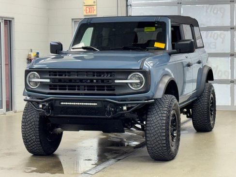 Used 2023 Ford Bronco 4-Door AWD/4WD image 3
