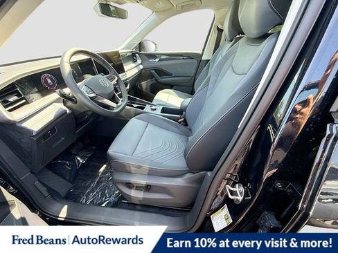 New 2025 Volkswagen Tiguan SE image 11