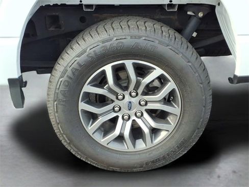 Used 2021 Ford F150 Lariat w/ Trailer Tow Package image 31