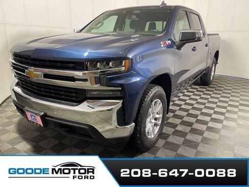 Used 2021 Chevrolet Silverado 1500 LT w/ Z71 Off-Road Package AWD/4WD image 4
