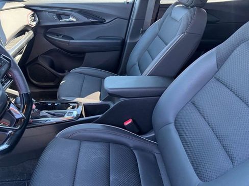Used 2023 Chevrolet TrailBlazer RS w/ Convenience Package image 11
