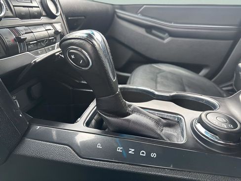 Used 2018 Ford Explorer XLT w/ Equipment Group 202A image 13