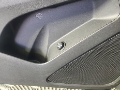 Used 2023 Chevrolet Equinox RS image 29