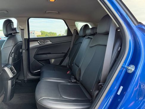 Used 2025 Kia Sportage EX AWD/4WD image 15