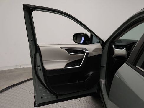 Used 2023 Toyota RAV4 XLE Premium FWD image 16