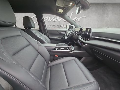 Used 2025 Chevrolet Equinox LT w/ Convenience Package II FWD image 24