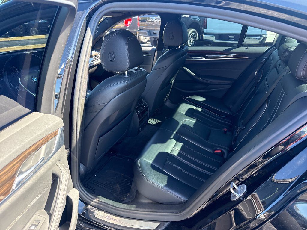 Used 2019 BMW 540i xDrive AWD/4WD image 24