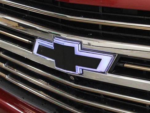 Used 2019 Chevrolet Silverado 1500 High Country w/ Technology Package image 8