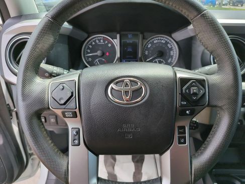 Used 2021 Toyota Tacoma SR5 RWD image 27