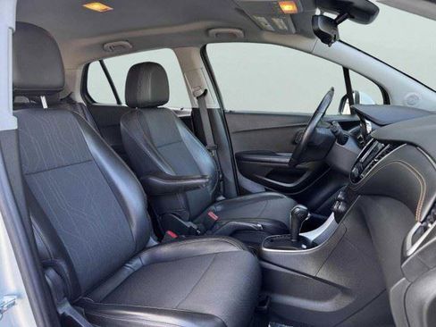Used 2021 Chevrolet Trax LT w/ Driver Confidence Package AWD/4WD image 48