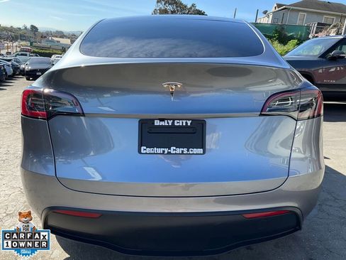 Used 2025 Tesla Model Y Long Range image 4