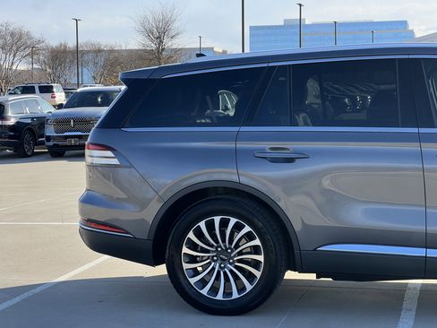 Used 2022 Lincoln Aviator Reserve w/ Elements Package Plus image 11