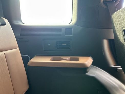 Used 2025 Hyundai Santa Fe Limited image 31