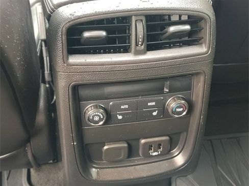 Used 2019 Buick Envision Premium image 32