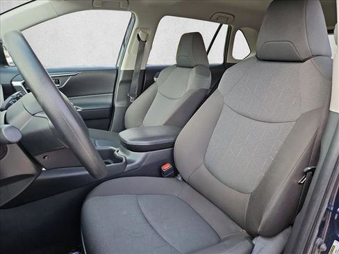 Used 2025 Toyota RAV4 XLE AWD/4WD image 16