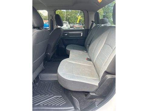 Used 2022 RAM 1500 Classic SLT RWD image 7