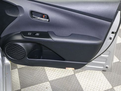 Used 2016 Toyota Prius Two image 19