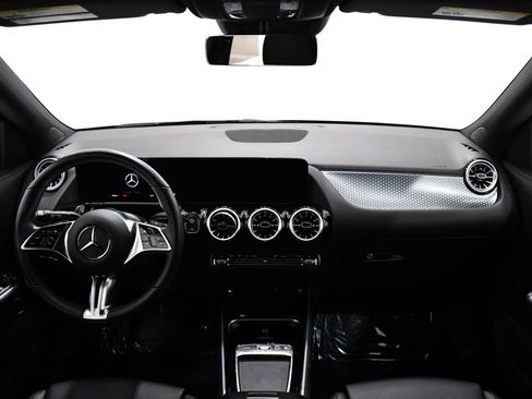 Certified 2025 Mercedes-Benz GLA 250 4MATIC image 8