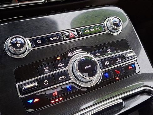 Used 2022 Lincoln Nautilus Black Label w/ Class II Trailer Tow Package image 16