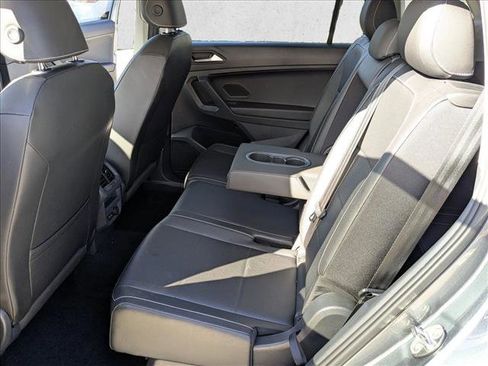 Used 2021 Volkswagen Tiguan SE FWD image 20