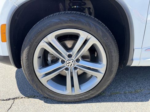 Used 2017 Volkswagen Tiguan Sport AWD/4WD image 11