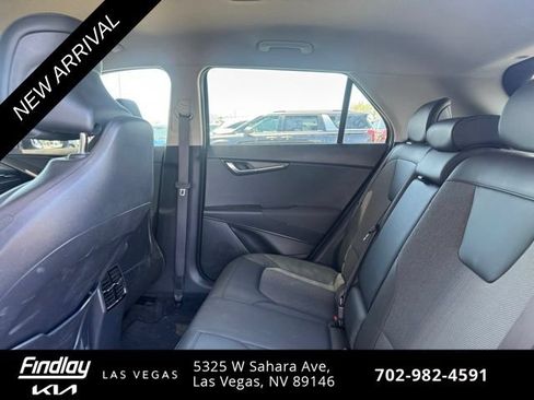 Certified 2024 Kia Niro EX FWD image 8