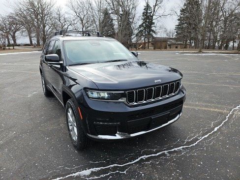 Used 2023 Jeep Grand Cherokee L Limited w/ Trailer Tow Group (B) image 8