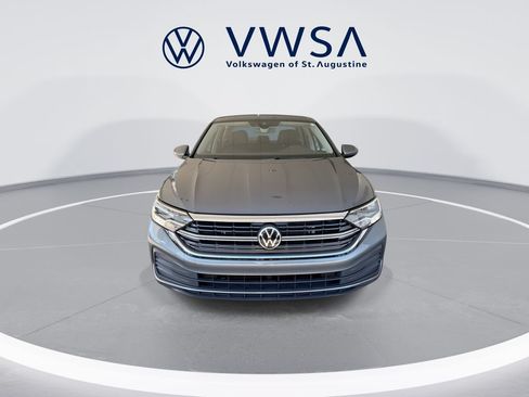 Certified 2023 Volkswagen Jetta SE FWD image 2