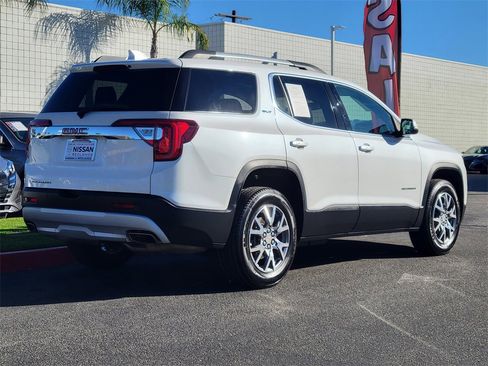 Used 2020 GMC Acadia SLT w/ Premium Package image 2