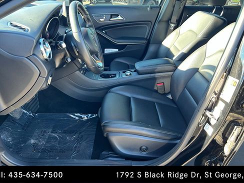 Used 2018 Mercedes-Benz GLA 250 w/ Premium Package image 17
