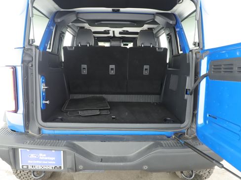 Used 2025 Ford Bronco Badlands image 5